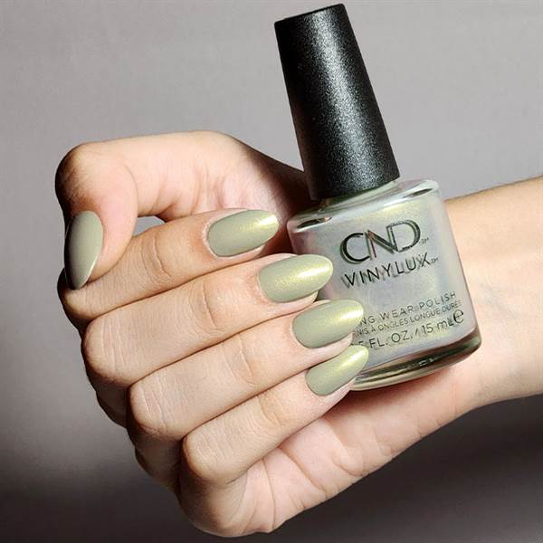 SMALTO CND VINYLUX RAGS TO STITCHES